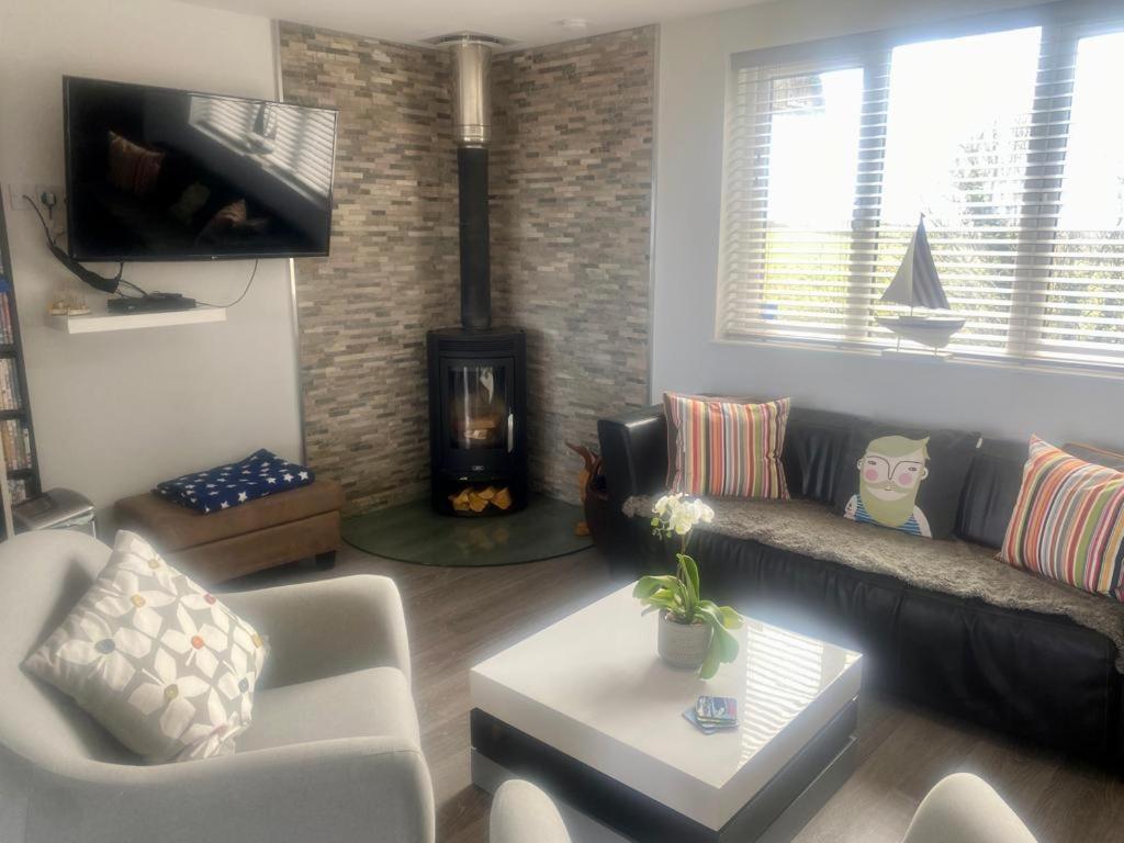 2 Bedroom Cottage Sleeps 4 With Hot-Tub, & Shared Pool Use Сеннен Экстерьер фото